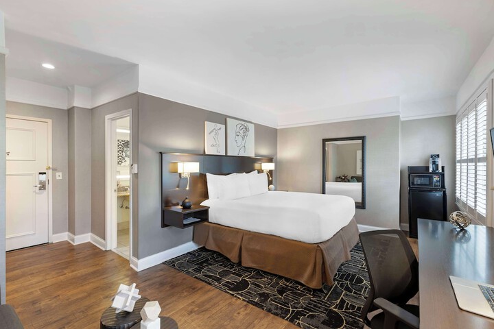 Room 42 of 70