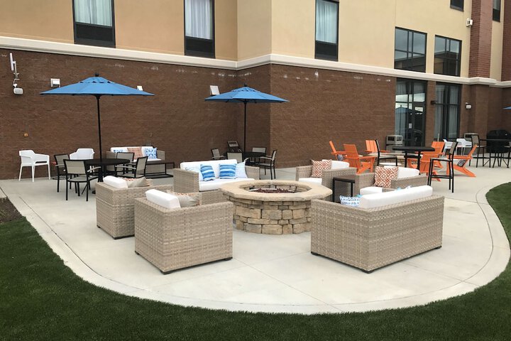Hampton Inn & Suites Morgantown / University Town Centre