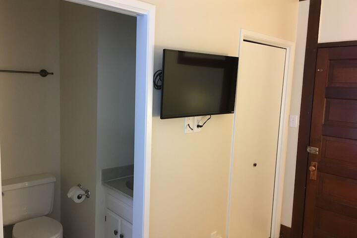 Room 12 of 37