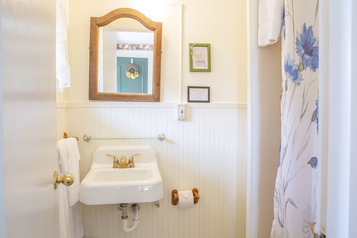 The Chimney Rock Inn & Cottages
