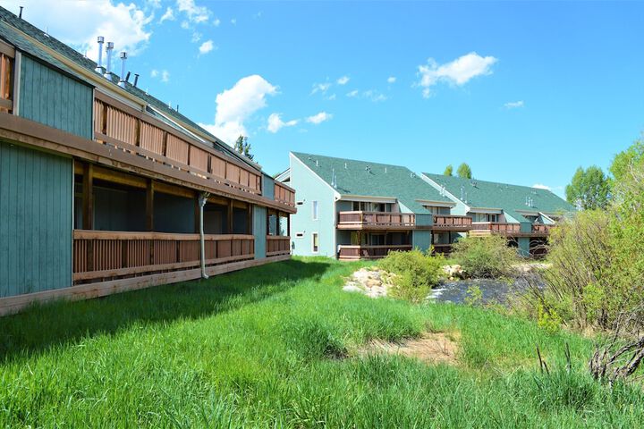 Twin Rivers Condominiums by Alderwood Colorado Management