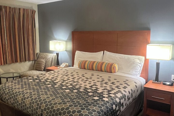 Room 14 of 24