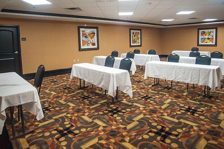 Hampton Inn & Suites Palestine
