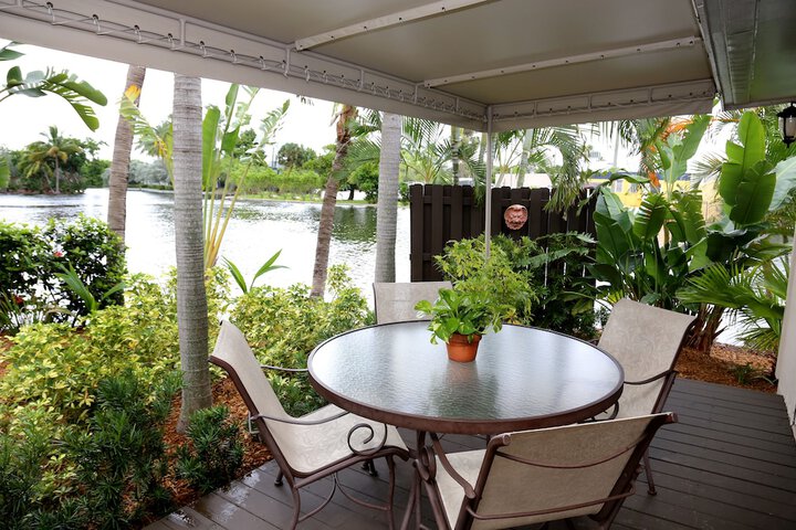 The Cabanas Guesthouse & Spa - Caters to Gay Men