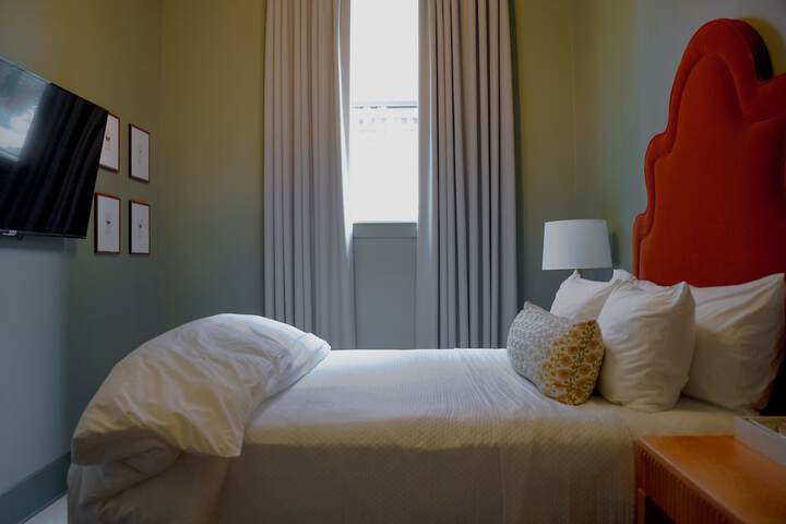 The Woodward Hotel