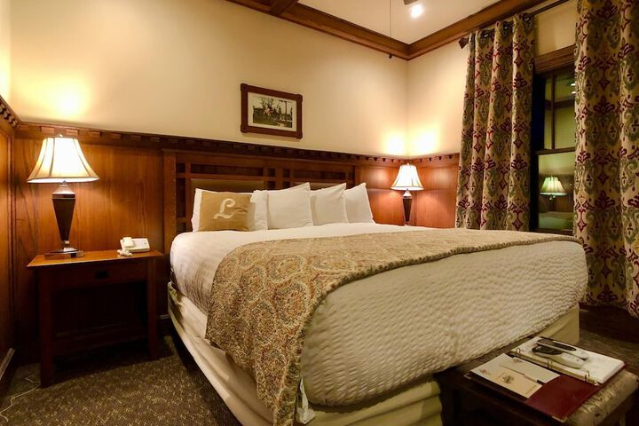 Room 6 of 15