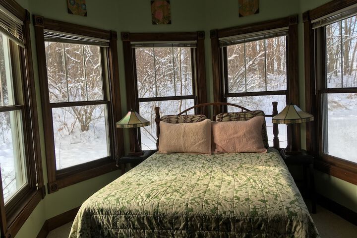 Spruce Hill Inn and Cottages