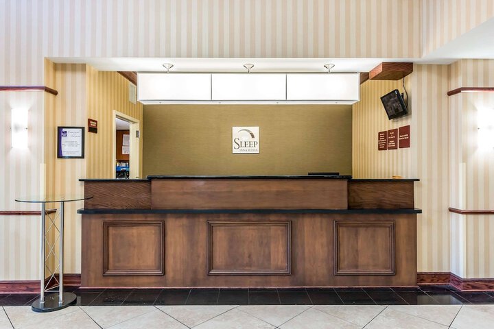 Hotel Interior 11 of 38