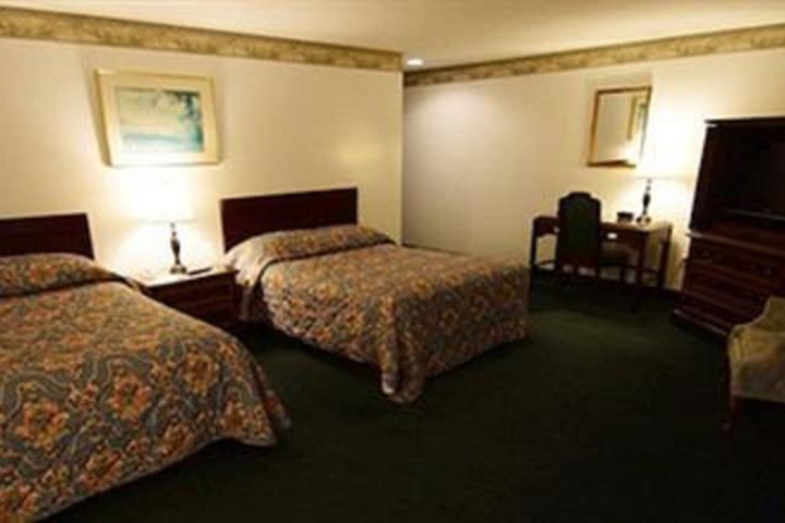 Travelers Inn
