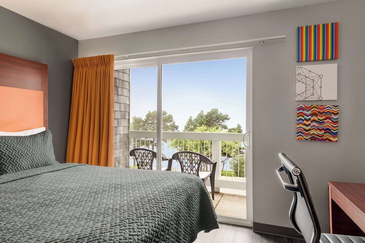 Travelodge by Wyndham Depoe Bay