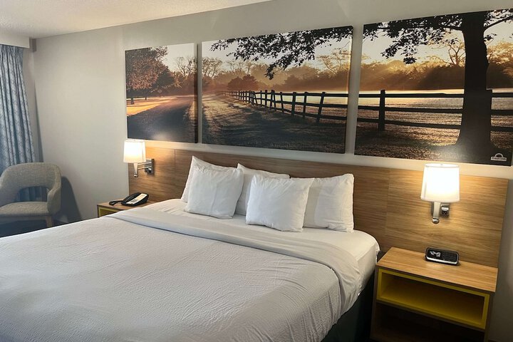 Room 10 of 37