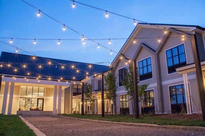 Hotel Renovo Des Moines UrbandaleTapestry Collection Hilton