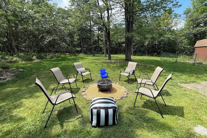 The Wooden Nest by Avantstay Deck Big Yard w / Hammocks & Fire Pit