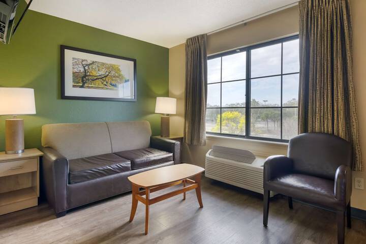 Room 15 of 34