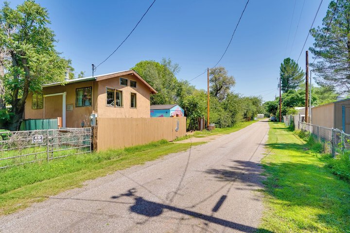 Pet-friendly Patagonia Apt 12 Mi to Wineries!