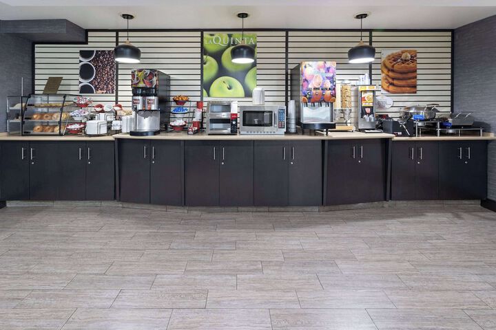La Quinta Inn by Wyndham Buffalo Airport