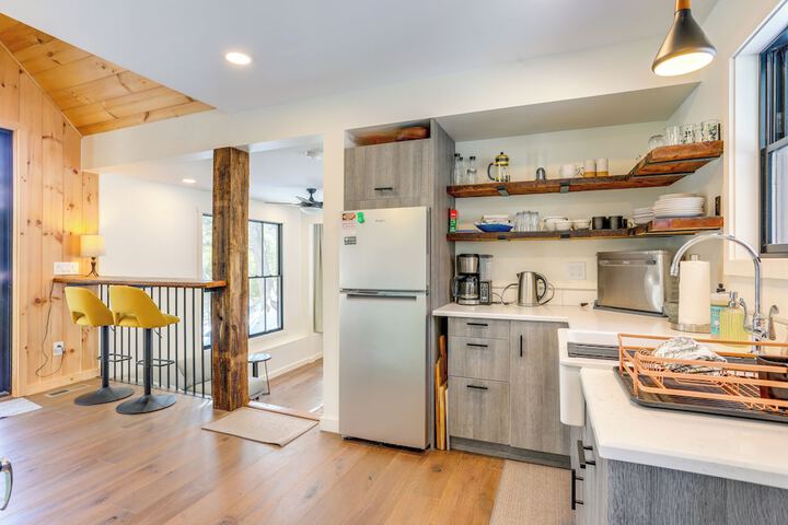 Waterfront Studio w / Loft & Dock Near Narrowsburg!