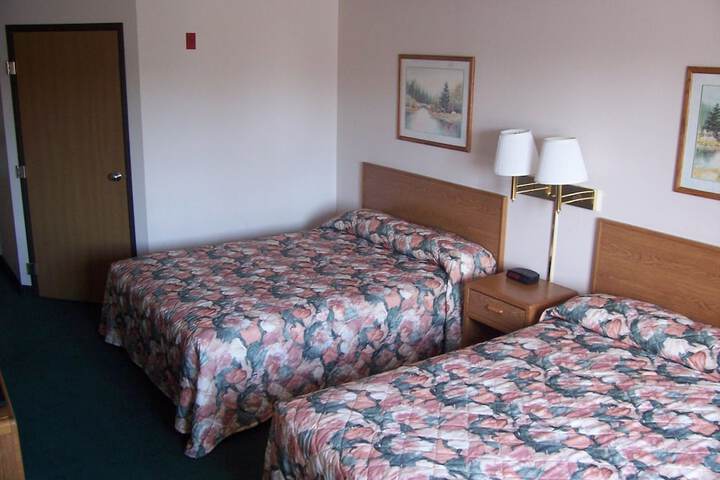 Budget Host Inn & Suites