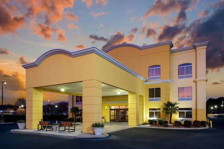 Hotel 2 of 55