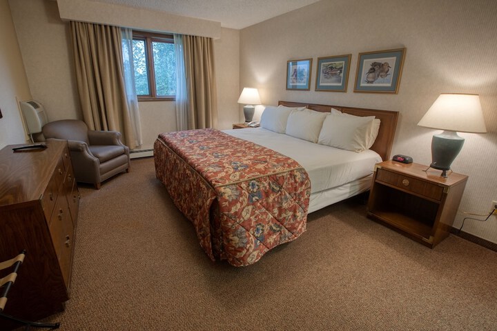 Room 13 of 30