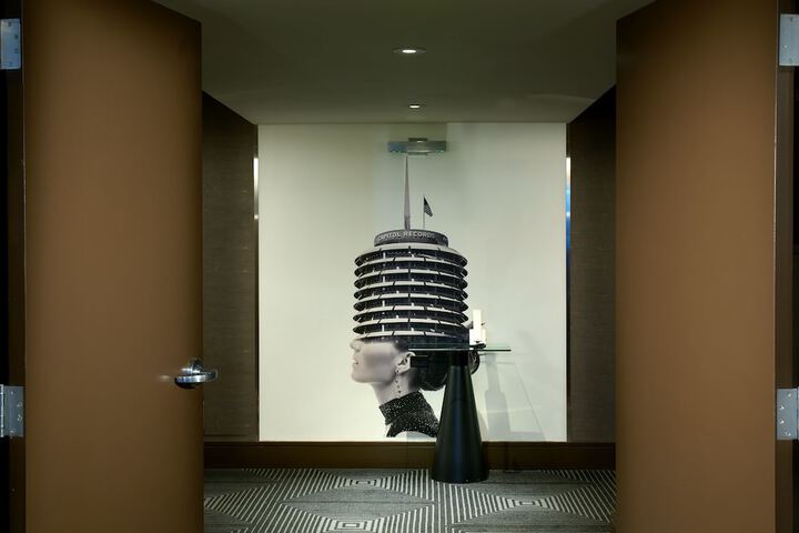 Ballroom/Hall 92 of 101