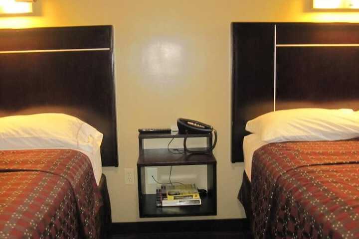 Room 25 of 40