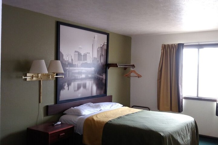 Room 26 of 32