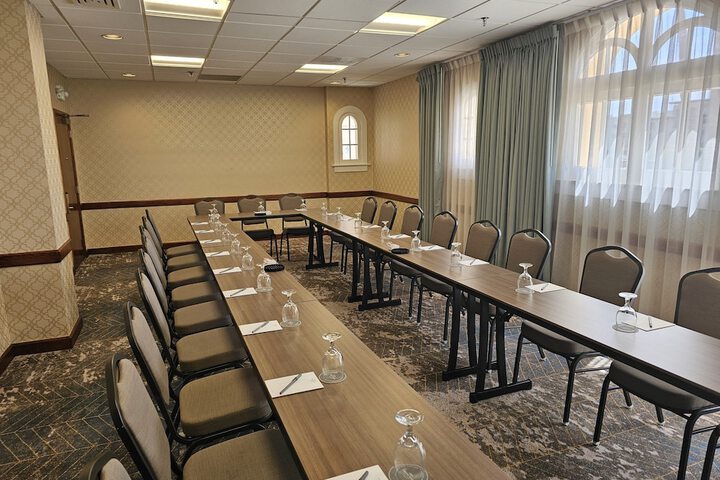 Crowne Plaza Phoenix - Chandler Golf Resort by IHG