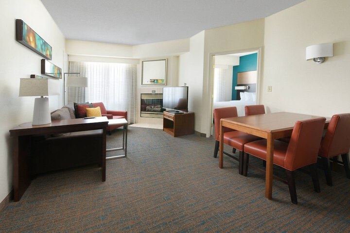 Room 10 of 21