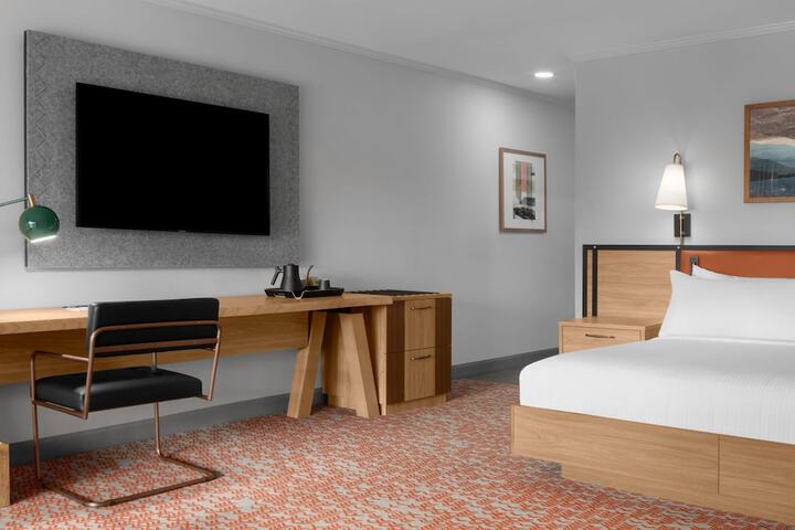 Room 6 of 51