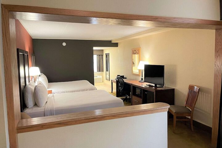 Crossroads Hotel and Event Center