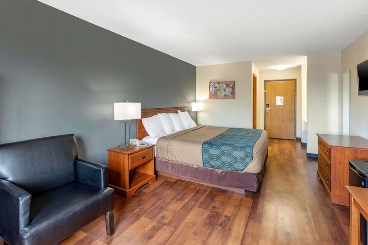 Room 35 of 49