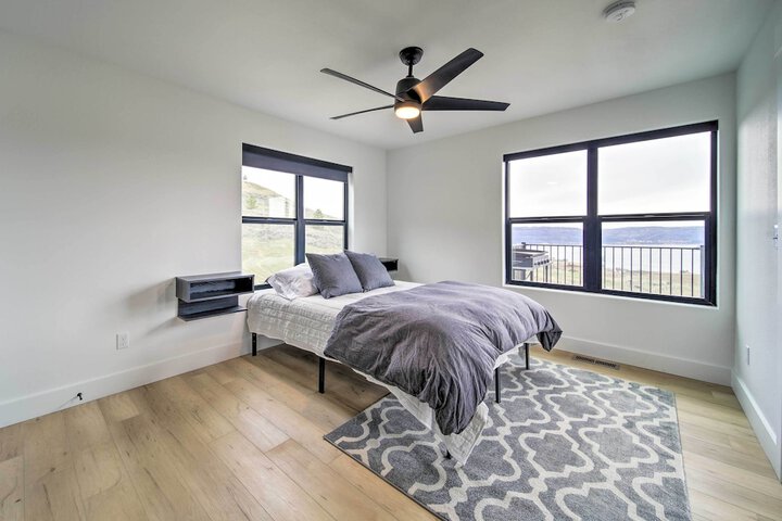 Modern Davenport Home w / Water View & Grill!