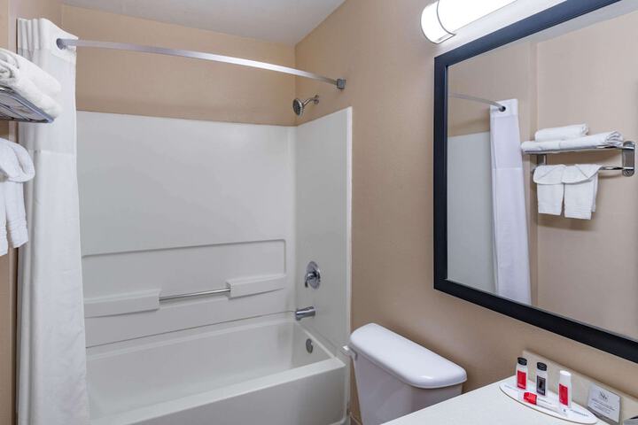 Room 12 of 33