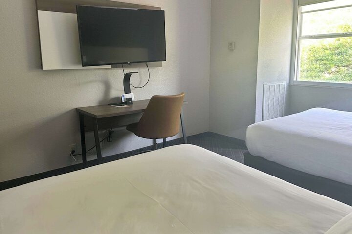 Room 19 of 33