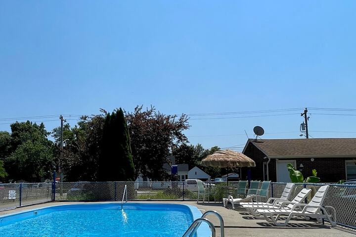 Maddox Inn