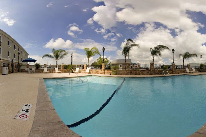 Pool 8 of 41