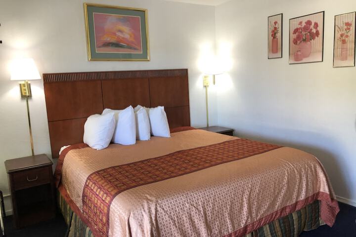 Room 9 of 36