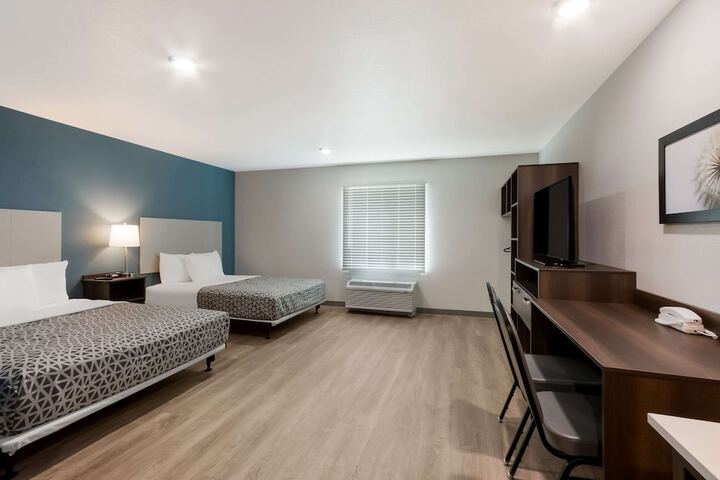 Room 13 of 32