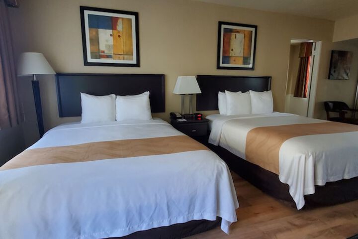 Room 43 of 76