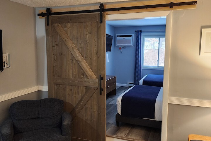Room 11 of 28