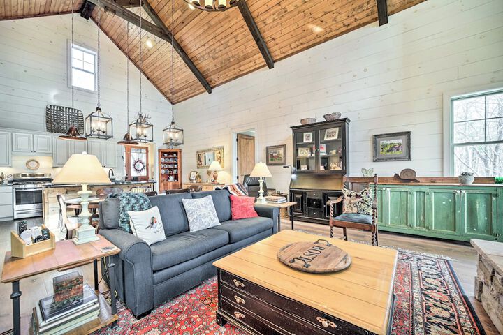 On 22 Acres: Cullowhee Craftsman Home w / Mtn Views