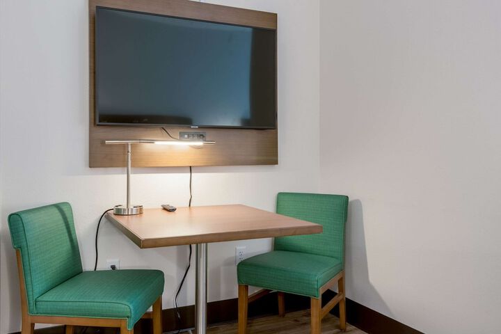 Room 13 of 46