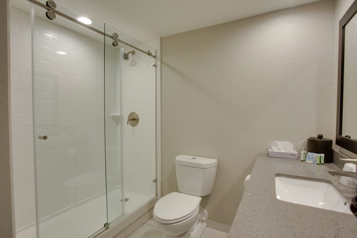 Room 10 of 37