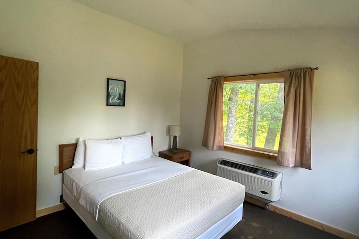 Hanging Horn Lakeside Resort