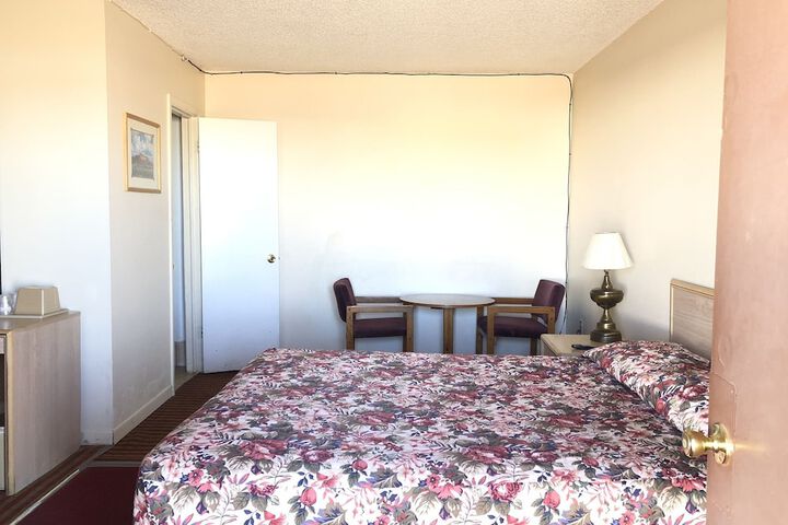 Room 15 of 24
