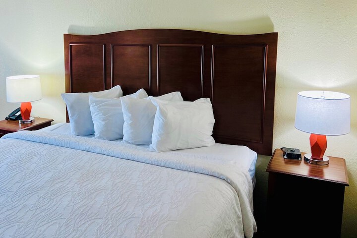 Room 19 of 32