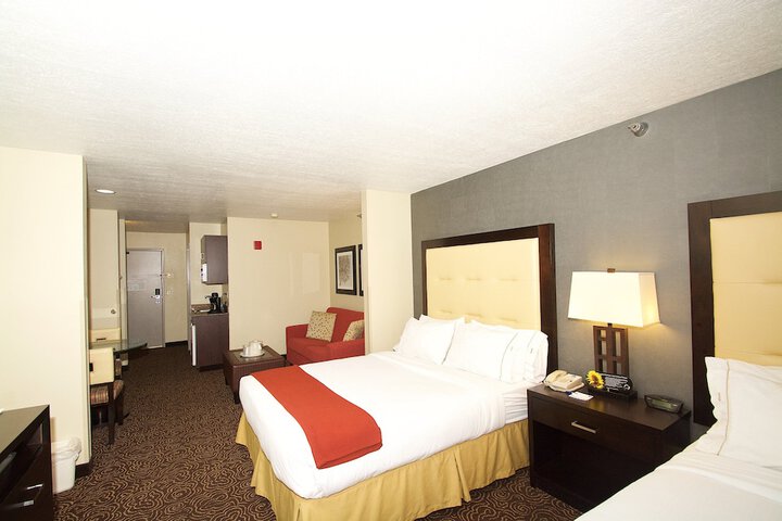 Room 10 of 29