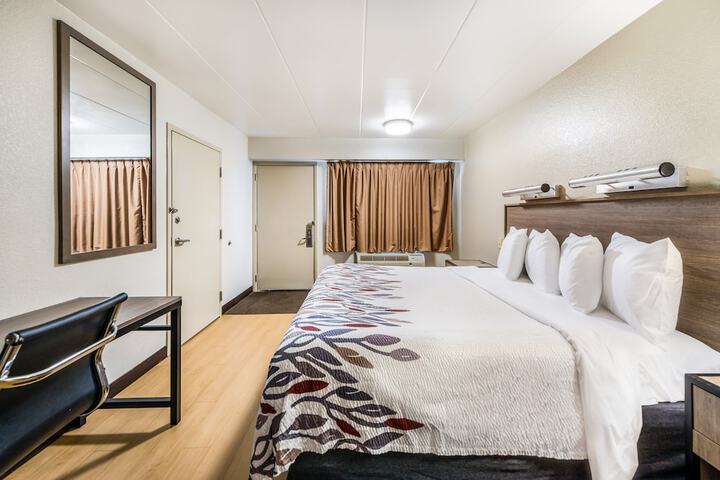 Room 27 of 28
