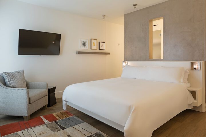 Room 36 of 100